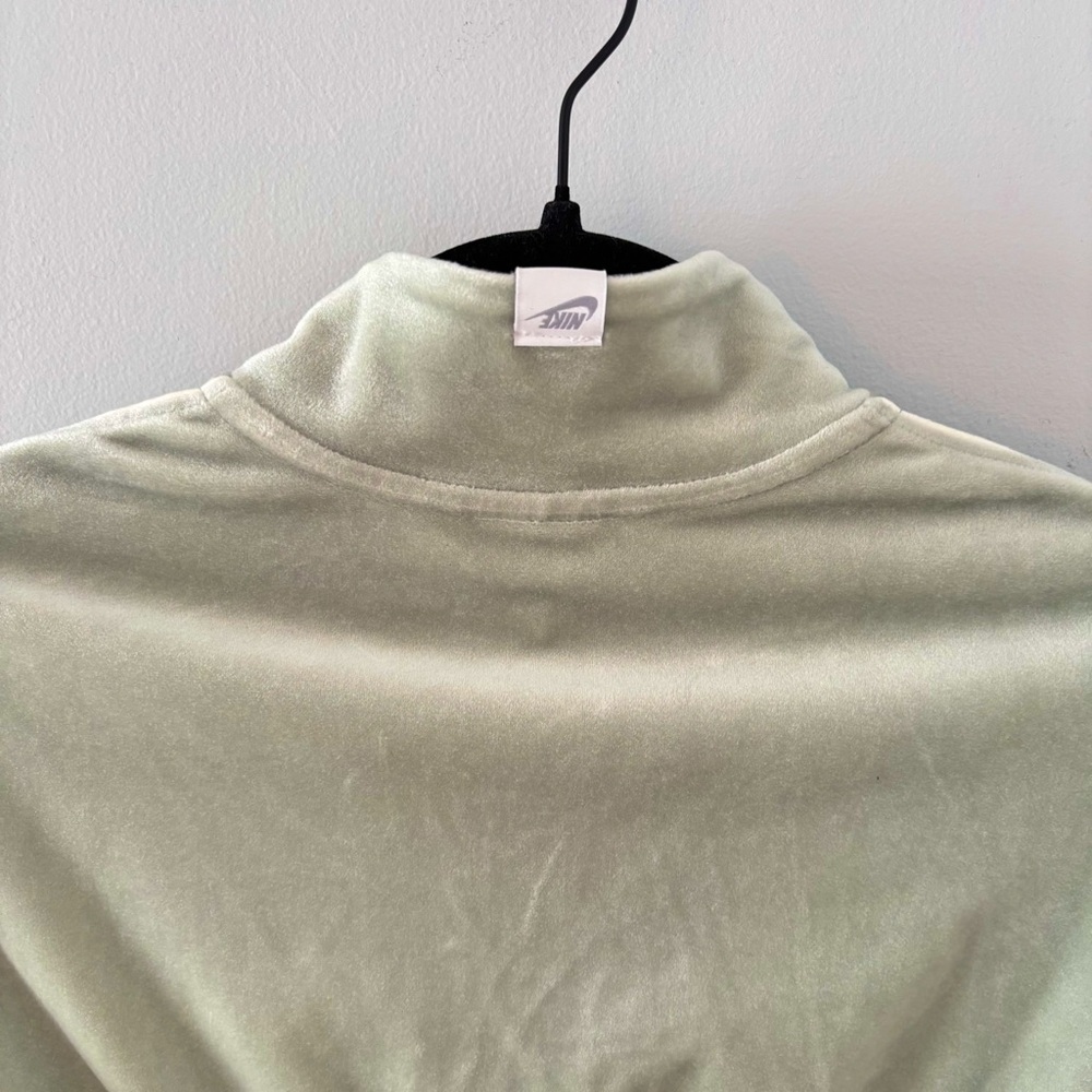 Nike NWT Cropped Velour Full-Zip Top Long Sleeve Cinch Band Velvet Green - Picture 7 of 9